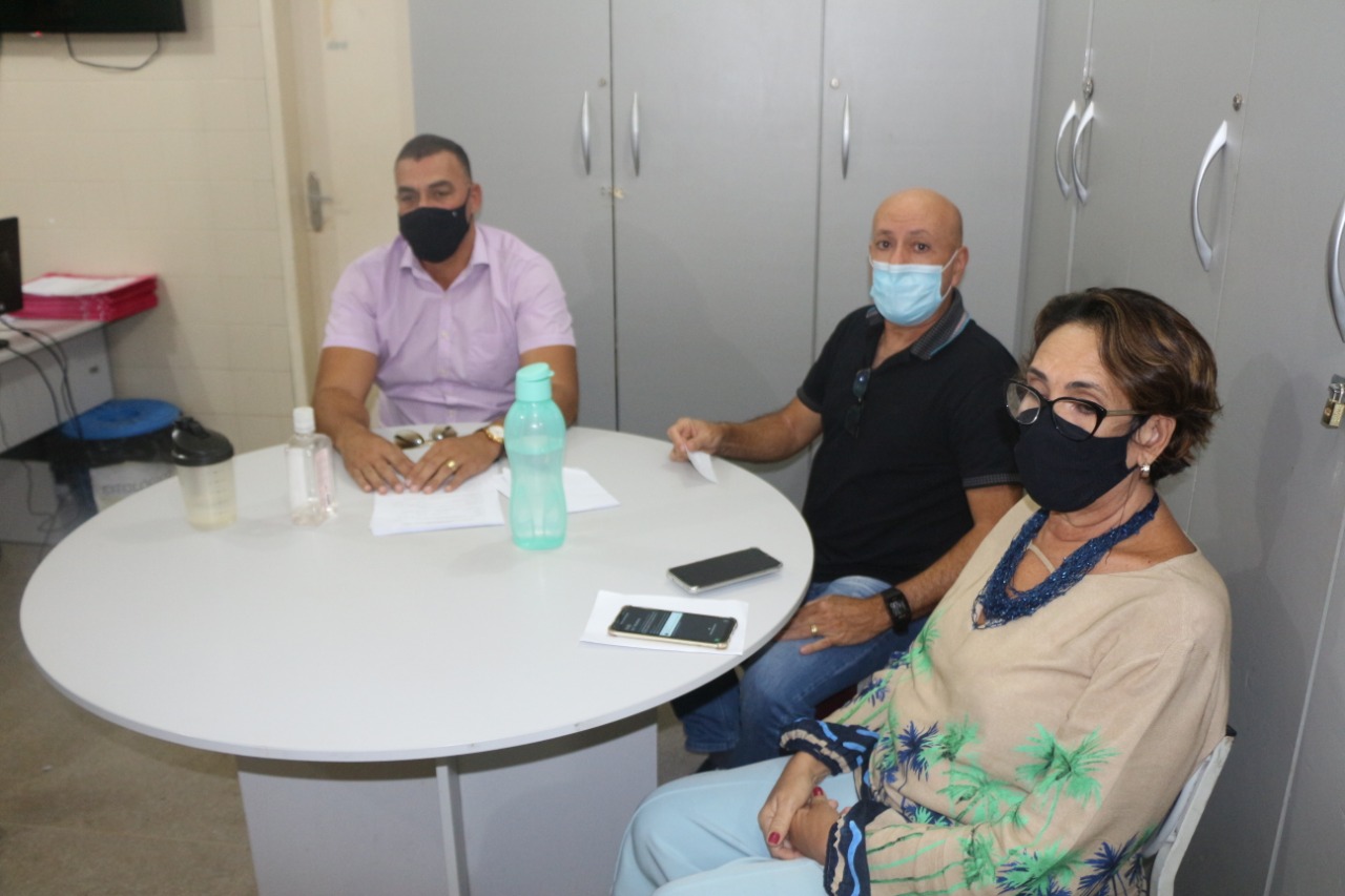 Prefeito de Sapé se reúne com Secretaria de Saúde para fazer diagnóstico da pasta