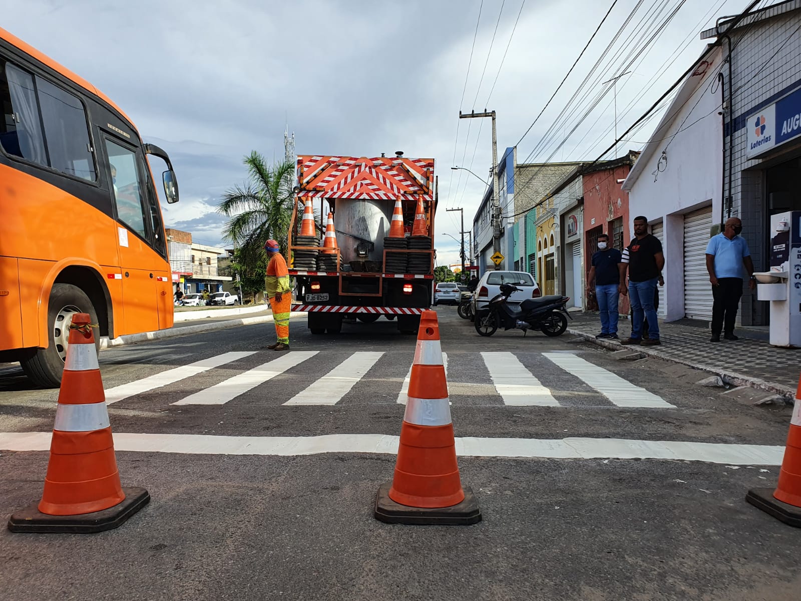 Prefeitura inicia revitalização de sinalização em Sapé