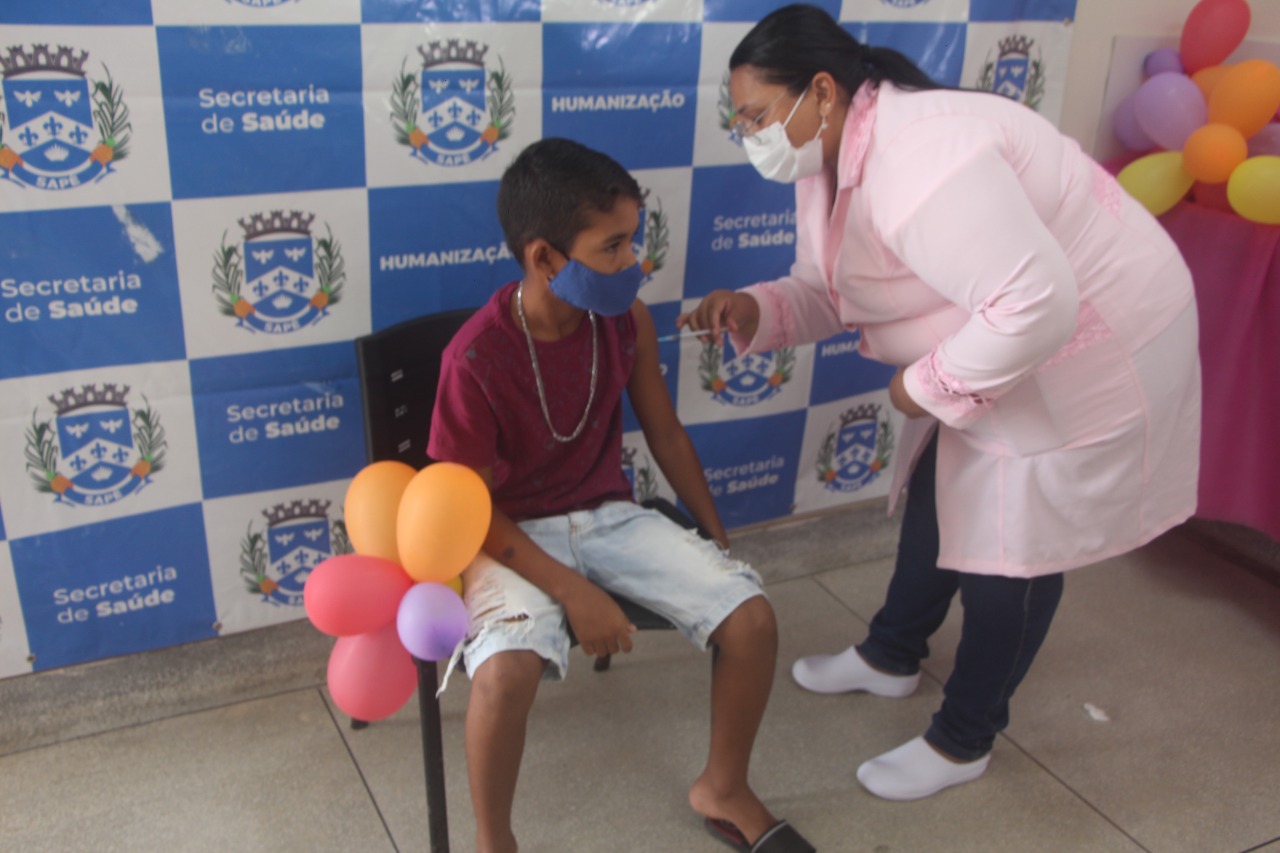 Prefeitura de Sapé vacina crianças com comorbidades contra covid até sexta-feira