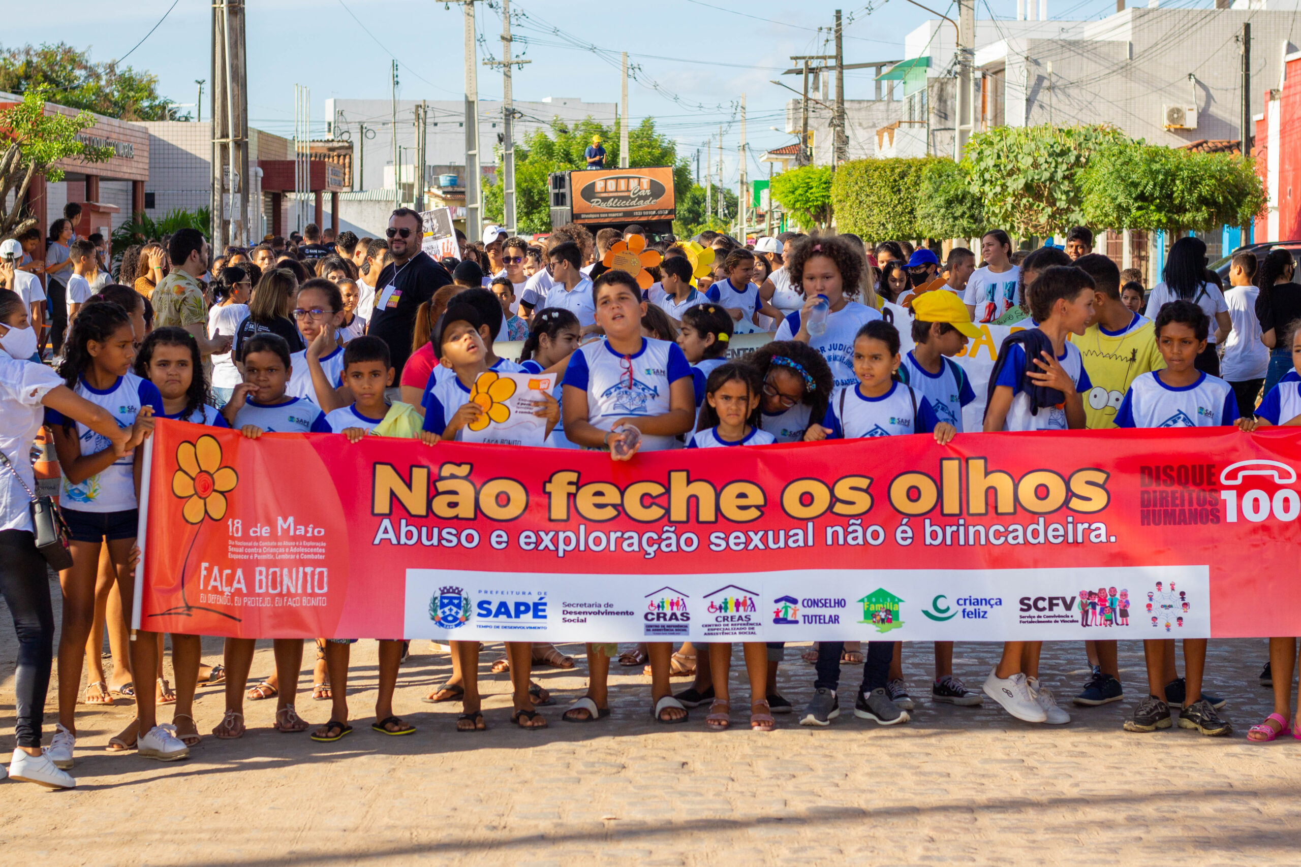 Prefeitura promove caminhada alusiva ao ‘Maio Laranja’
