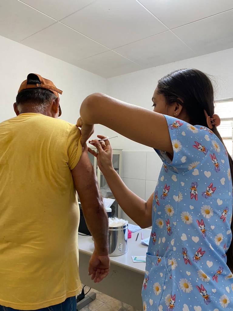 Sapé aplica 1,2 mil doses e é segunda cidade da Paraíba a mais vacinar em Dia D